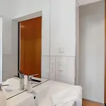 Lägenhet Modern Eingerichtetes *