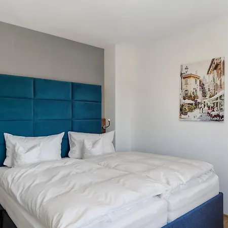 Modern Eingerichtetes أخرن