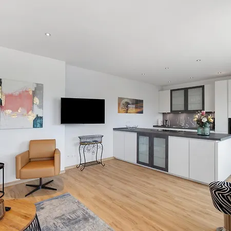 Apartment Modern Eingerichtetes *